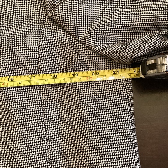Tahari Houndstooth blazer jacket and skirt suit size 14 classy business suit - Picture 17 of 17